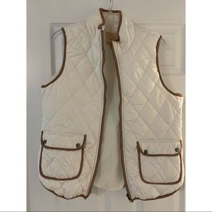 White/tan vest